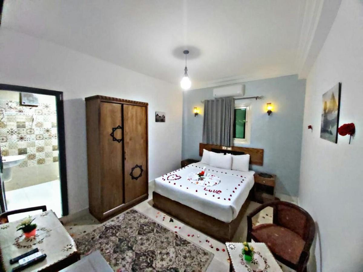 Carpet Alaadein Pyramids View Hotel Kafrat al Jabal Exterior photo